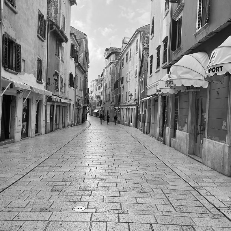 8CA7C888-384A-47E6-A0DC-A17449401612